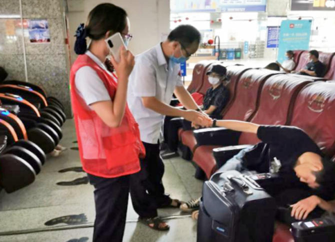 都市城际公交:心系乘客解危难 倾心为民办实事