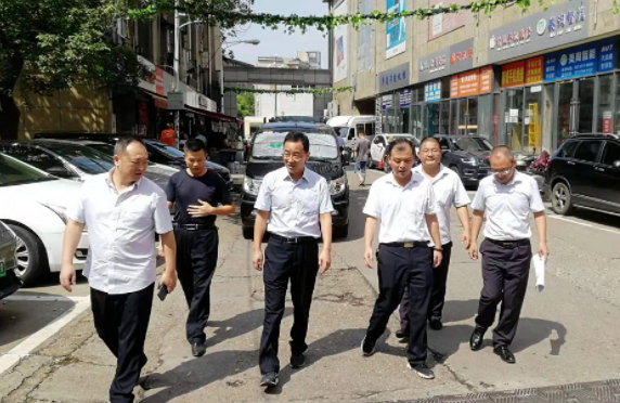 穆孙祥一行到长运物业商城分公司检查文明创建工作