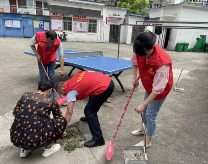 长运出租开展“学市党代会精神 谈贯彻落实举措”主题党日活动