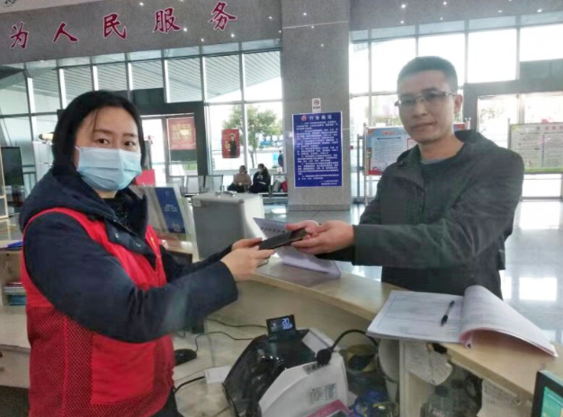 都市城际公交:遗落手机 完璧归赵