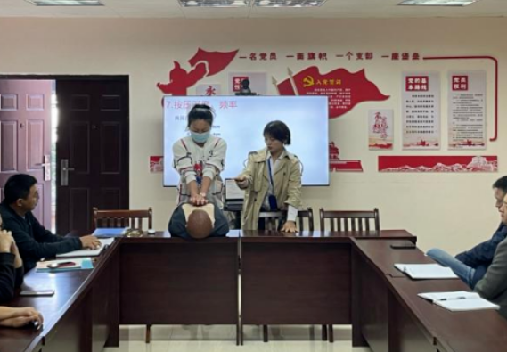 长运出租 开展安全健康知识培训