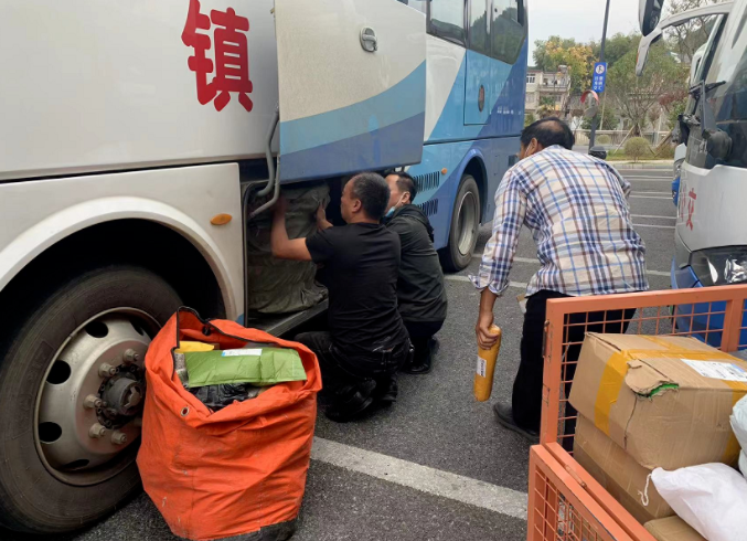 上饶汽运：又是一年“双十一”小件快运运输忙