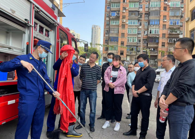 长运物业 开展“一警六员”消防基本技能培训