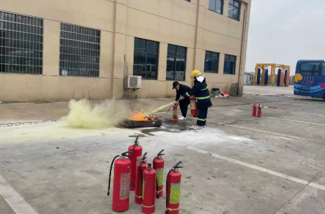 鄱阳长运  客运总站开展消防应急演练