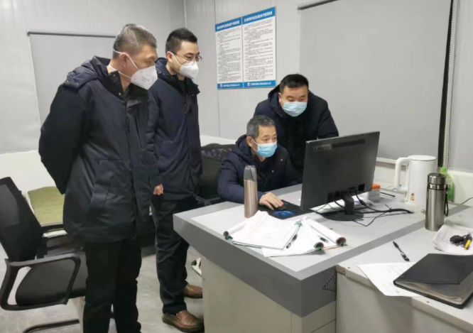 寒潮来袭 严阵以待 护航旅客出行