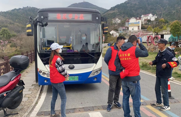 马鞍山长客:当涂长客开行“桃花节”专线 助力游客踏春赏花