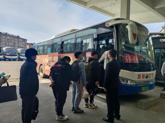 抚州长运:多措并举保障清明节安全出行