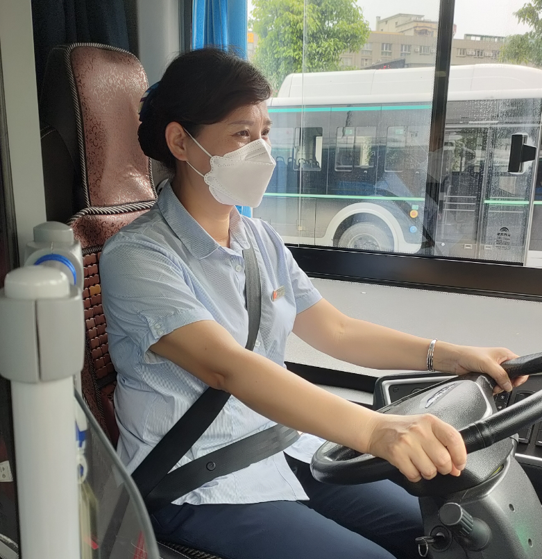 吉安公交:罗伟获吉安市“五一劳动奖章”荣誉称号