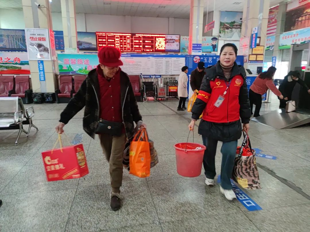 抚州长运:传递“雷锋”精神 行动温暖人心