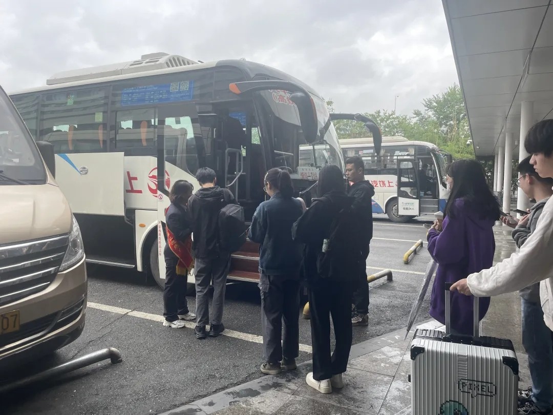 上饶汽运:“五一”期间 景区直通车用服务圈粉无数