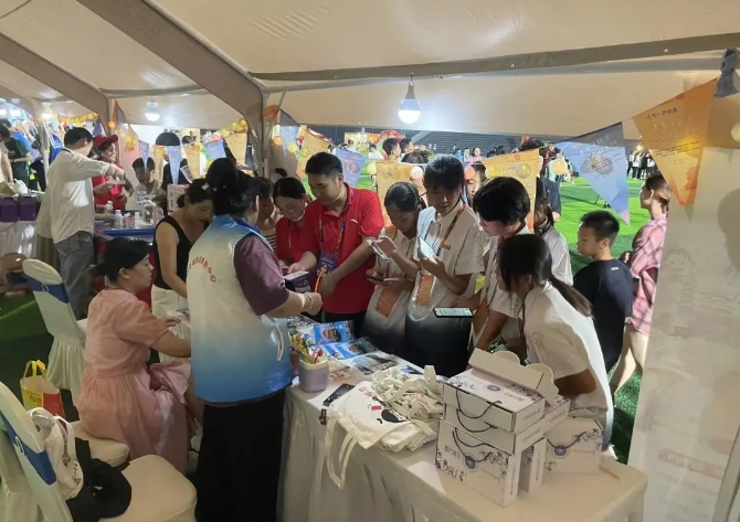 都市城际公交:赴“奔跑吧·少年”体育大会现场推广旅游产品