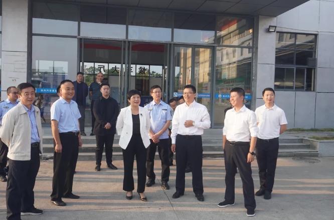 抚州市政府领导调研抚州客运中心 肖良芝陪同