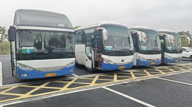 马鞍山长客：含山长运圆满护航铜闸学校学生安全出行