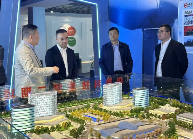 刘磊、占梁一行赴江西极热科技公司参观交流