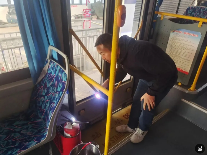 马鞍山长客 含山长运组织开展车辆安全隐患排查工作