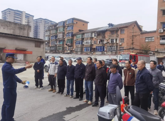 长运物业:开展消防宣传月消防实操实训活动