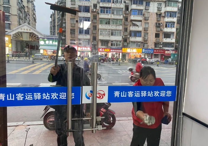 都市城际公交 整治客运驿站环境卫生