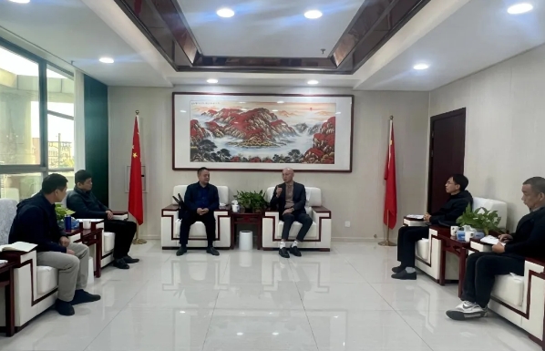 吉安公司 万安县政府领导与吉安公司洽谈万安车站搬迁工作