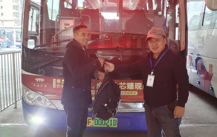 抚州长运：乘客遗失背包 公交人及时归还