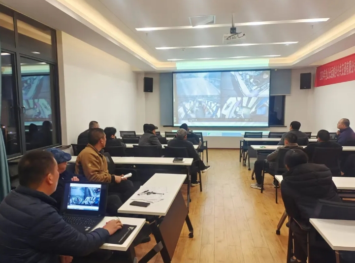 马鞍山长客 召开十一月份安全消防机务例会