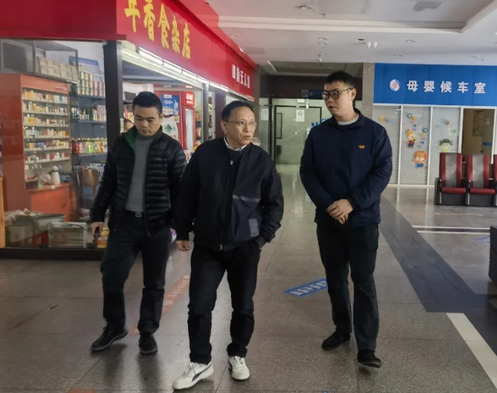 刘志坚检查都市城际公交车站环境卫生、服务质量工作