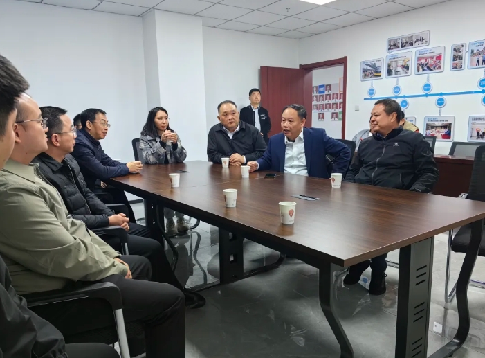 江西省交通强省验收组调研鹰潭网约公交