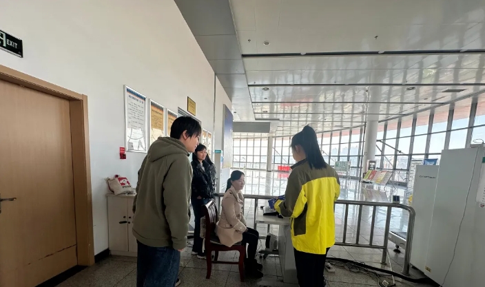 马鞍山长客 开展安检仪操作培训