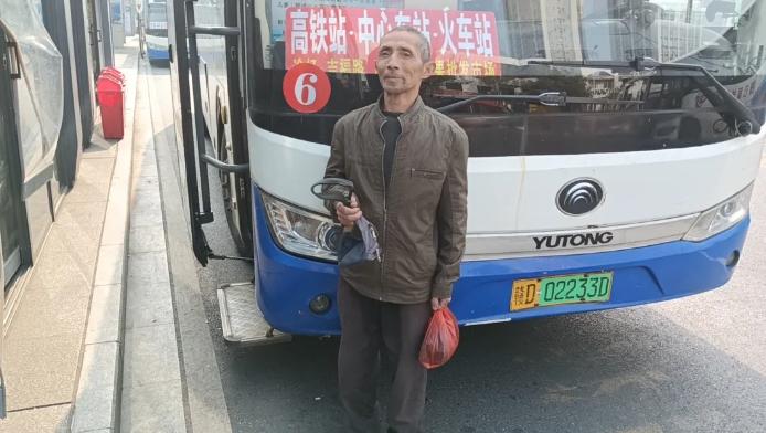 吉安公司：拿回“血汗钱” 老人眼眶湿润了