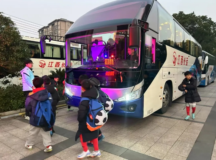 都市城际公交：圆满完成“军山湖杯”运输保障任务