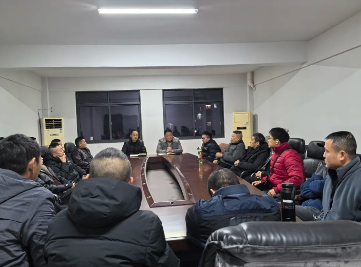 鄱阳长运 公交旅游分公司组织开展12月份驾驶员安全教育培训