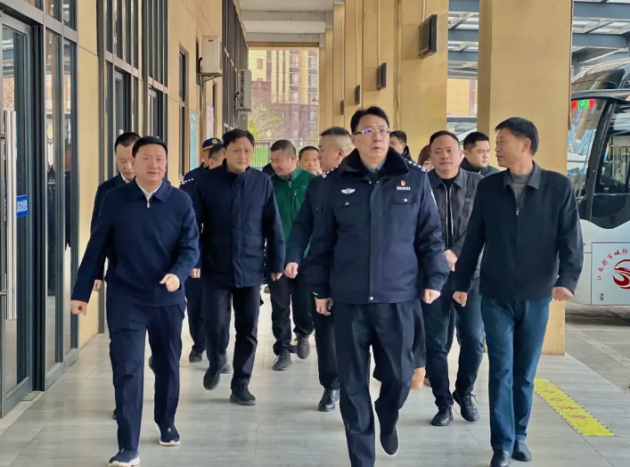 鄱阳长运 鄱阳县委领导深入鄱阳长运督导春运工作