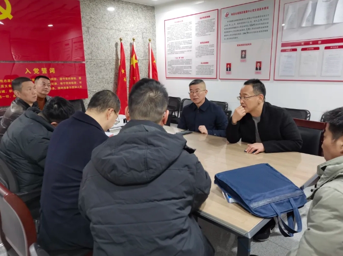 胡劲松督导都市城际公交春运安全运输工作