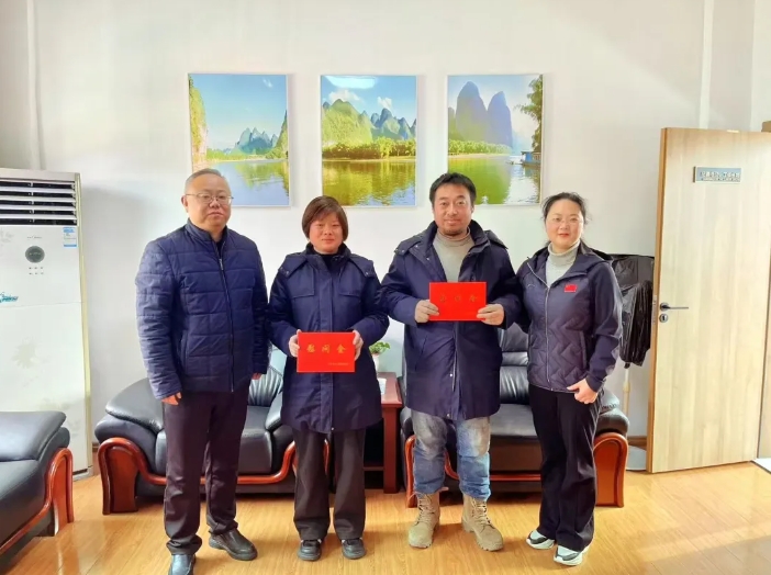 上饶汽运：省交通工会领导走访慰问上饶汽运困难职工