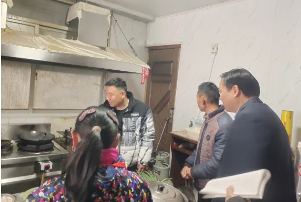 黄山长运：开展消防安全检查