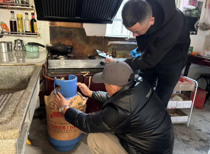 九江长运：开展商铺消防安全检查