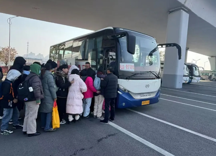 九江长运：庐山春节期间游客如织 九江长运全力保障游客出行