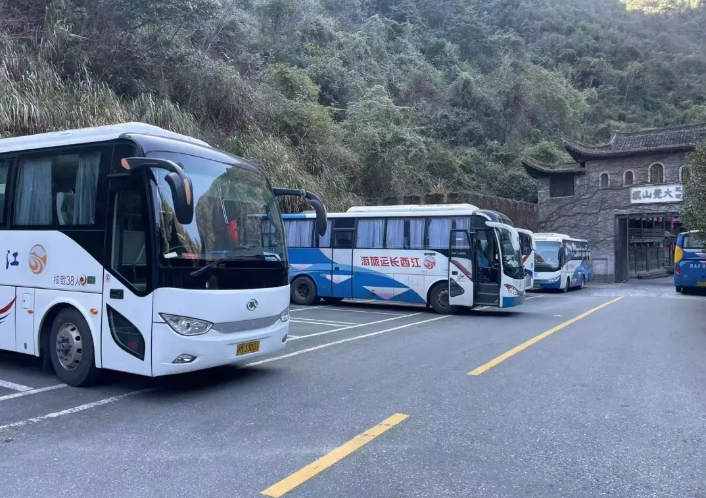 保障大觉山景区接驳车运营