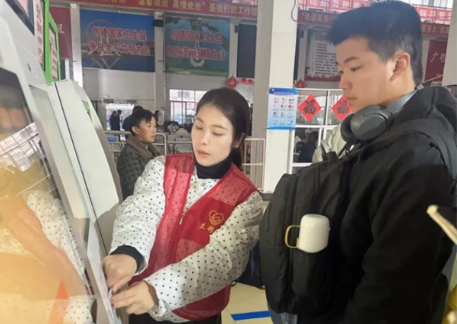 用行动诠释担当 保障旅客安全出行