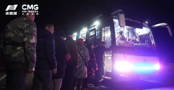 吉安公司：一元公交惠菜农 城乡联动促发展