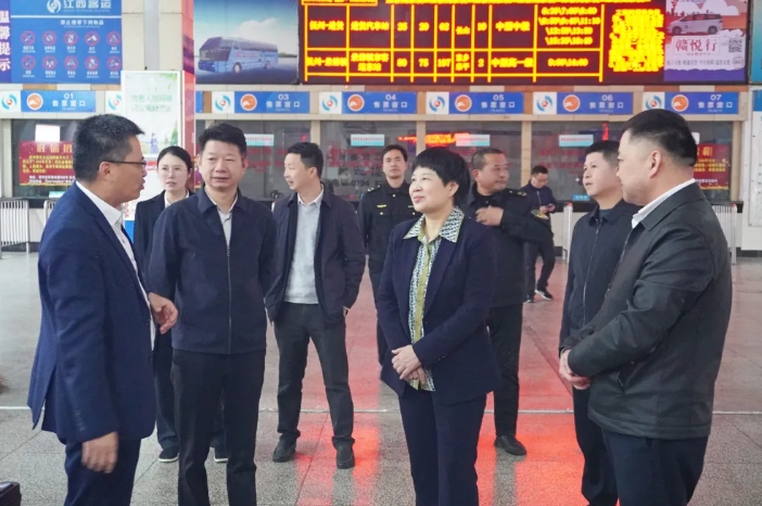 肖良芝陪同抚州市领导督导抚州长运“两会”期间安全维稳工作