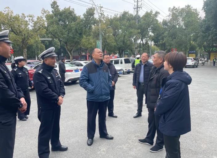 景德镇长运 浮梁县领导督导“两会”安全工作