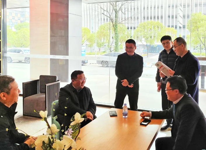 沈岗一行深入长运大厦督导安全生产工作