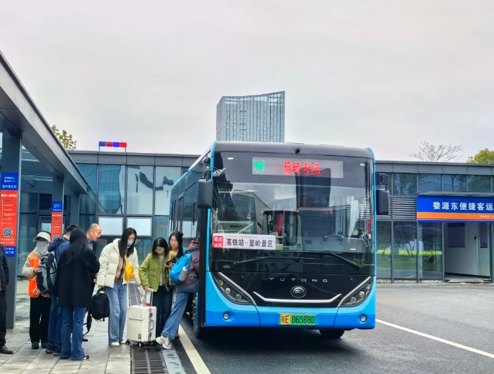 婺源公交：“婺源高铁站—江岭景区”站点巴士“赏花专线”来喽！