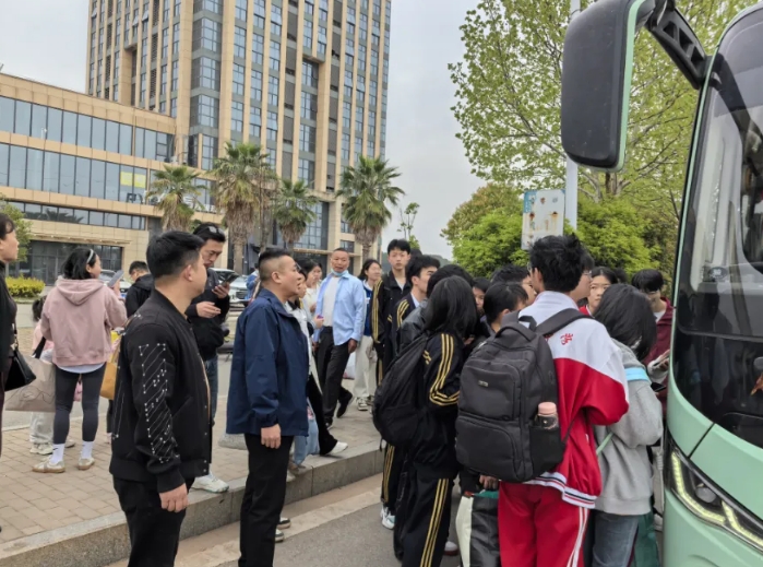 鄱阳长运：开展“清明”期间安全生产督导工作