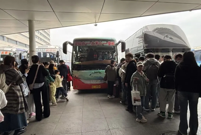 上饶汽运：景区直通车 创新出行体验