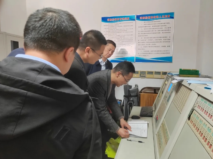 穆孙祥督导南昌长途汽车西站安全工作