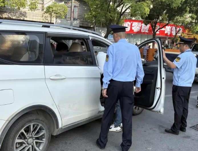 景德镇长运：乐平公交联合执法部门严打非法营运“黑车”