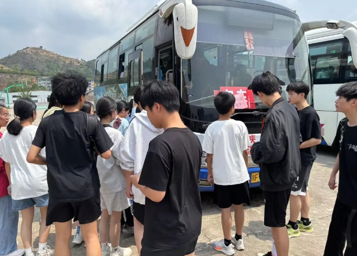 乐安分公司承接中考体考运输任务