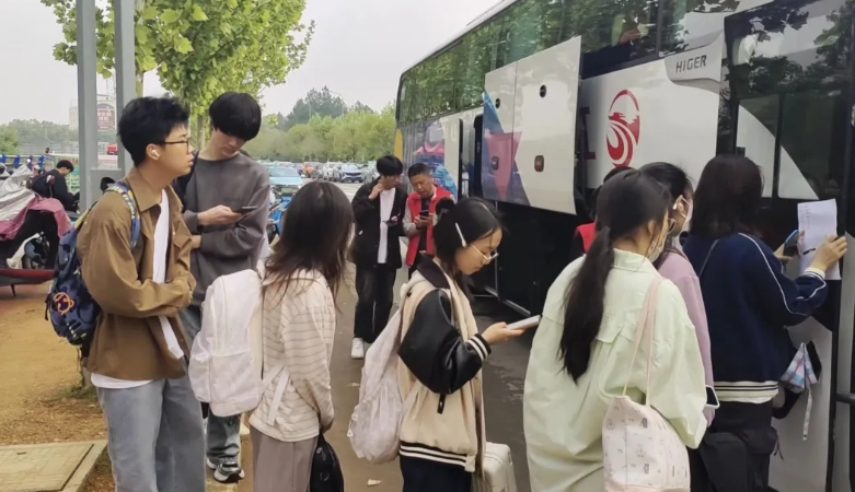 景德镇长运：开通校园直通车 温暖学子返乡路