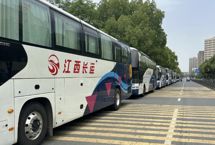 都市城际公交：安全高效保障700余名师生研学出行